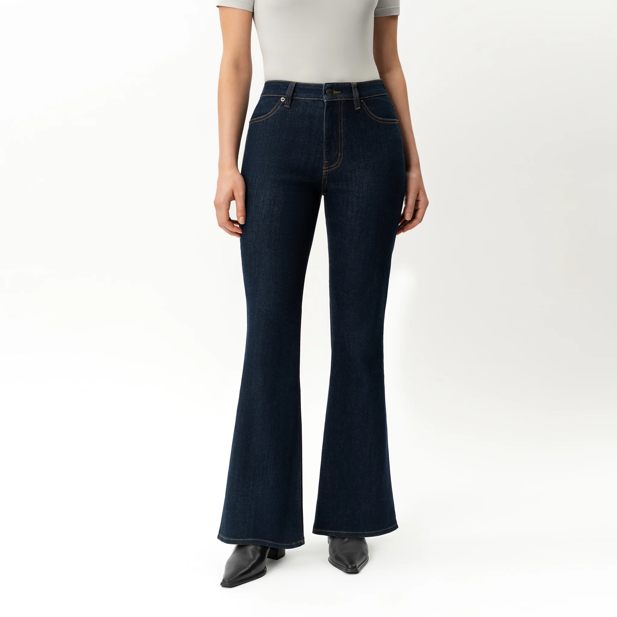 Bootcut ComfortDenimâ„¢ Jeans