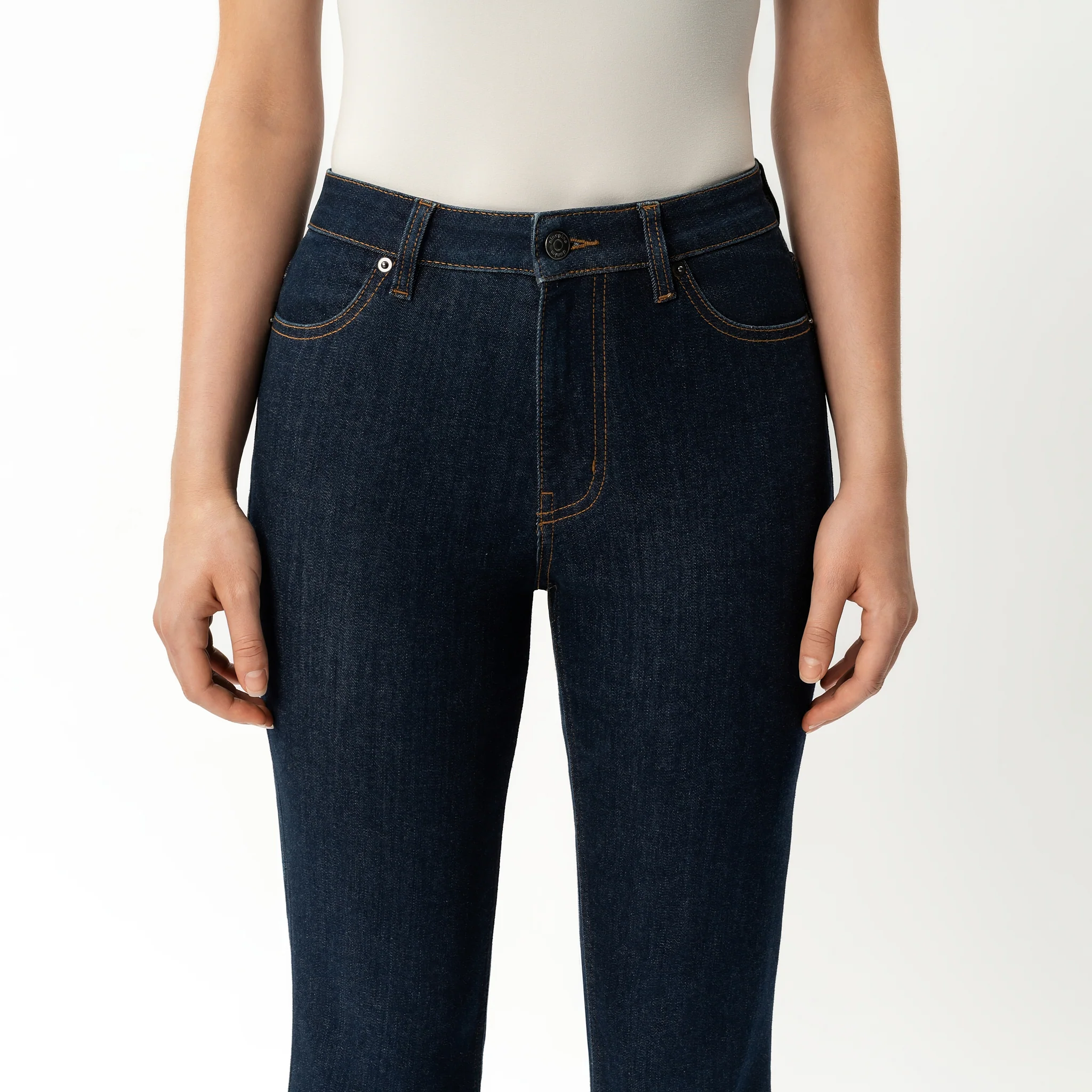 Bootcut ComfortDenimâ„¢ Jeans - Image 7
