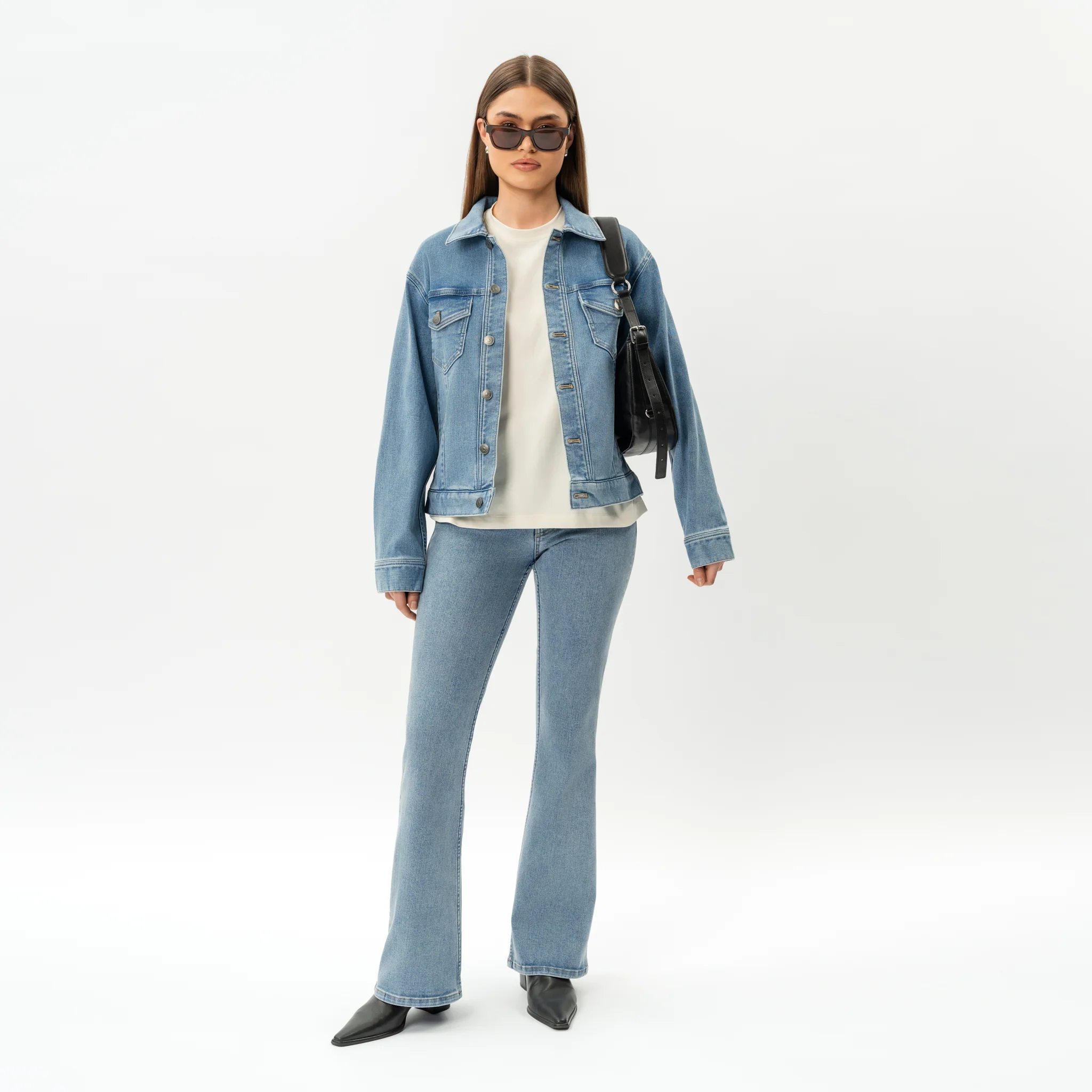 Bootcut ComfortDenimâ„¢ Jeans - Image 3