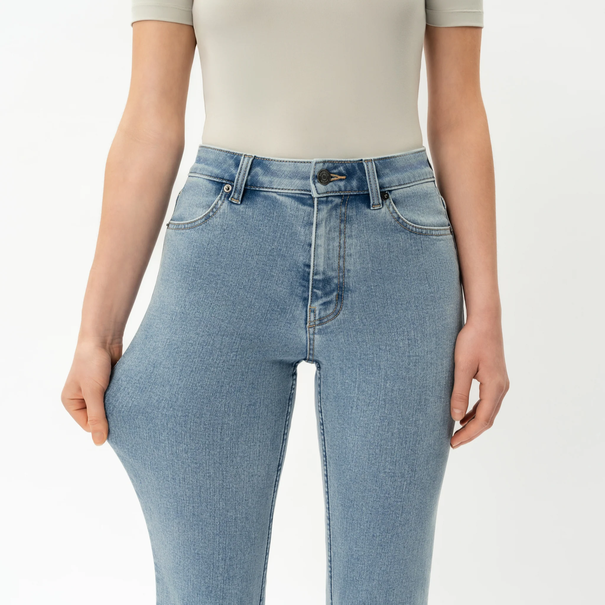 Bootcut ComfortDenimâ„¢ Jeans - Image 4