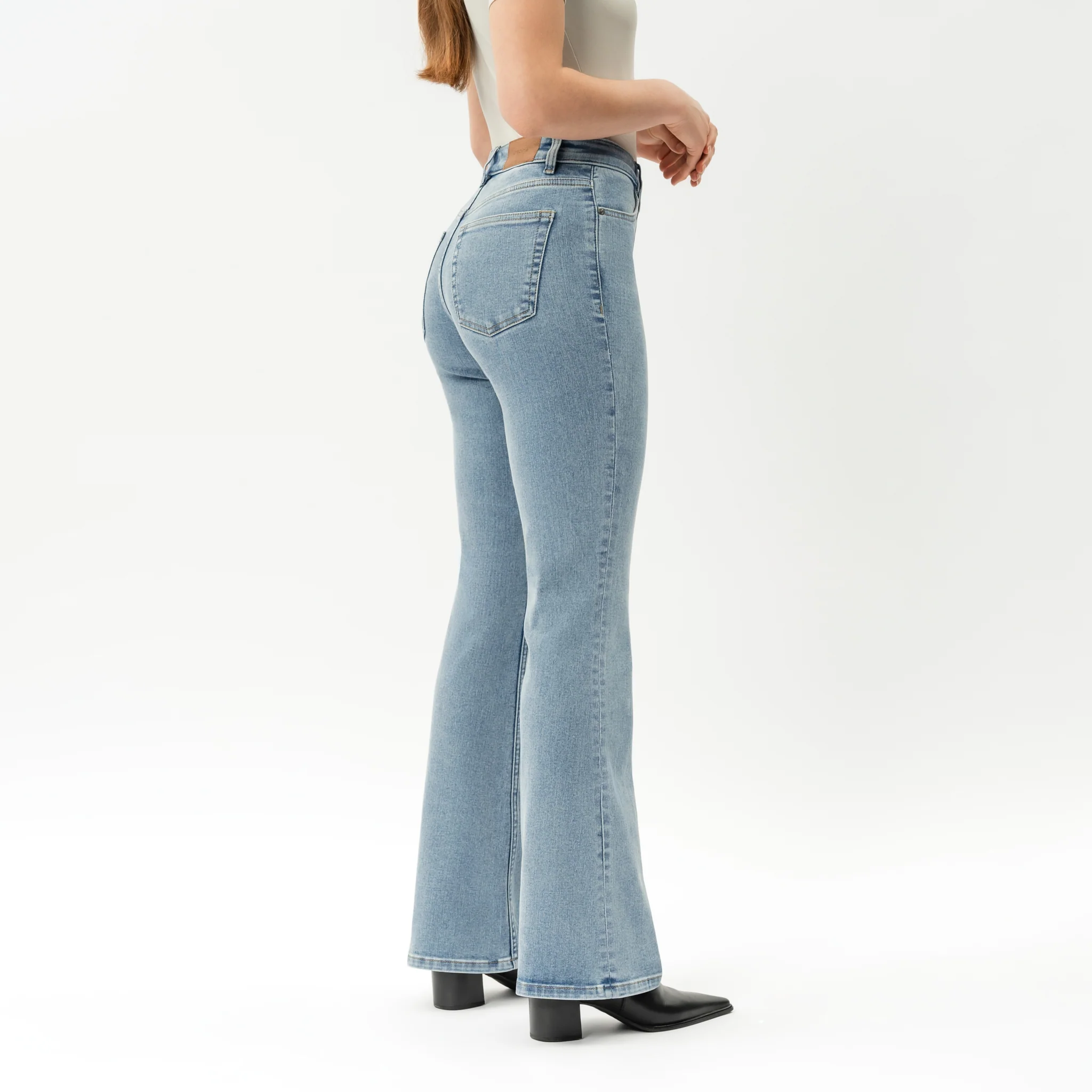 Bootcut ComfortDenimâ„¢ Jeans - Image 5