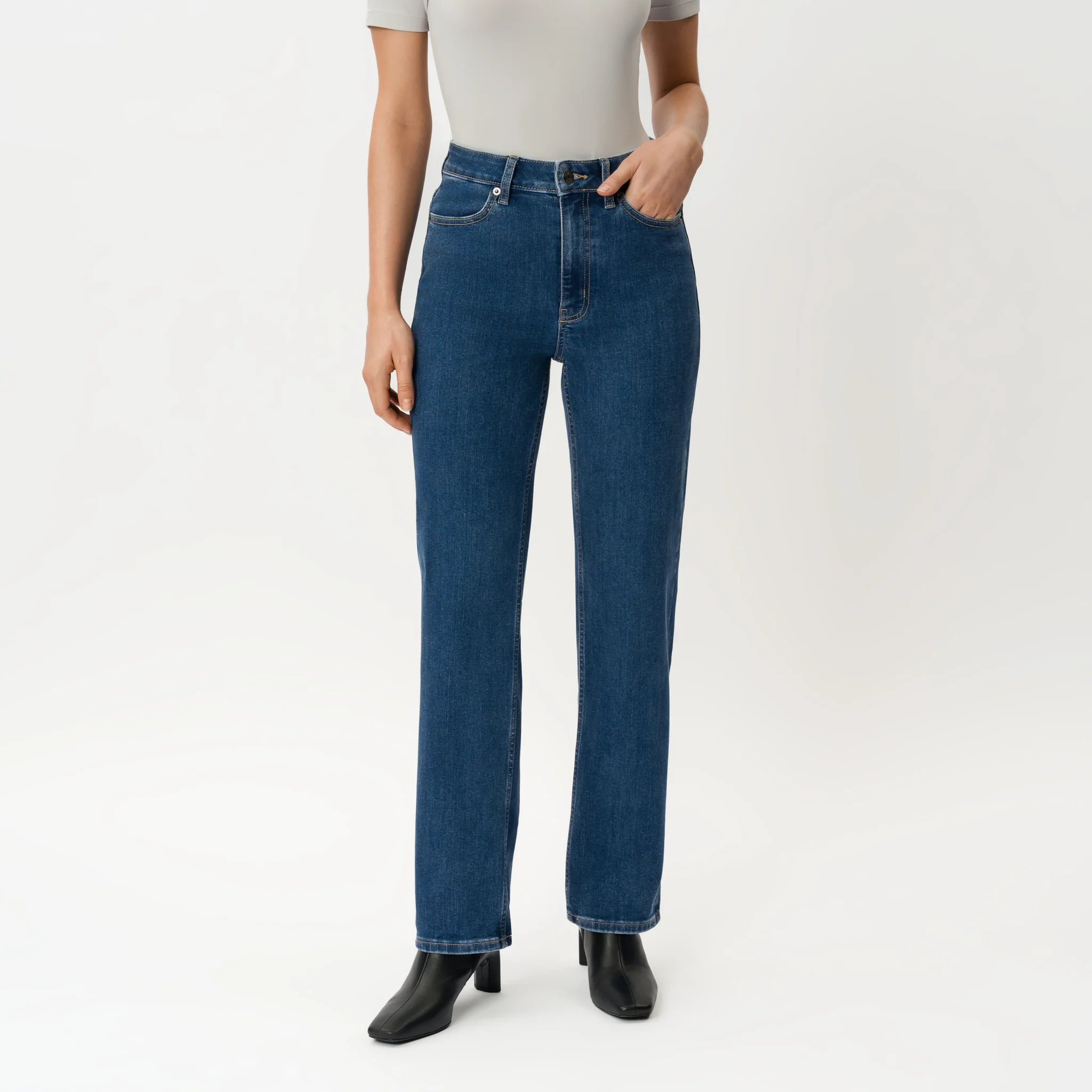 Classic Straight ComfortDenimâ„¢ Jeans