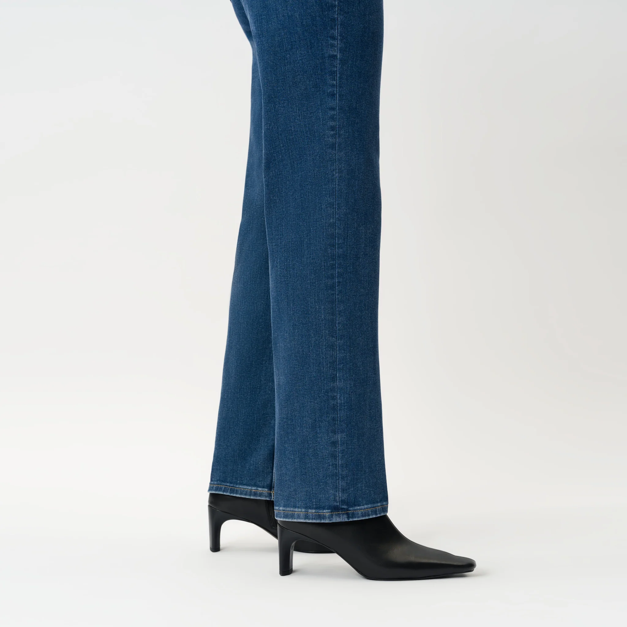 Classic Straight ComfortDenimâ„¢ Jeans - Image 5