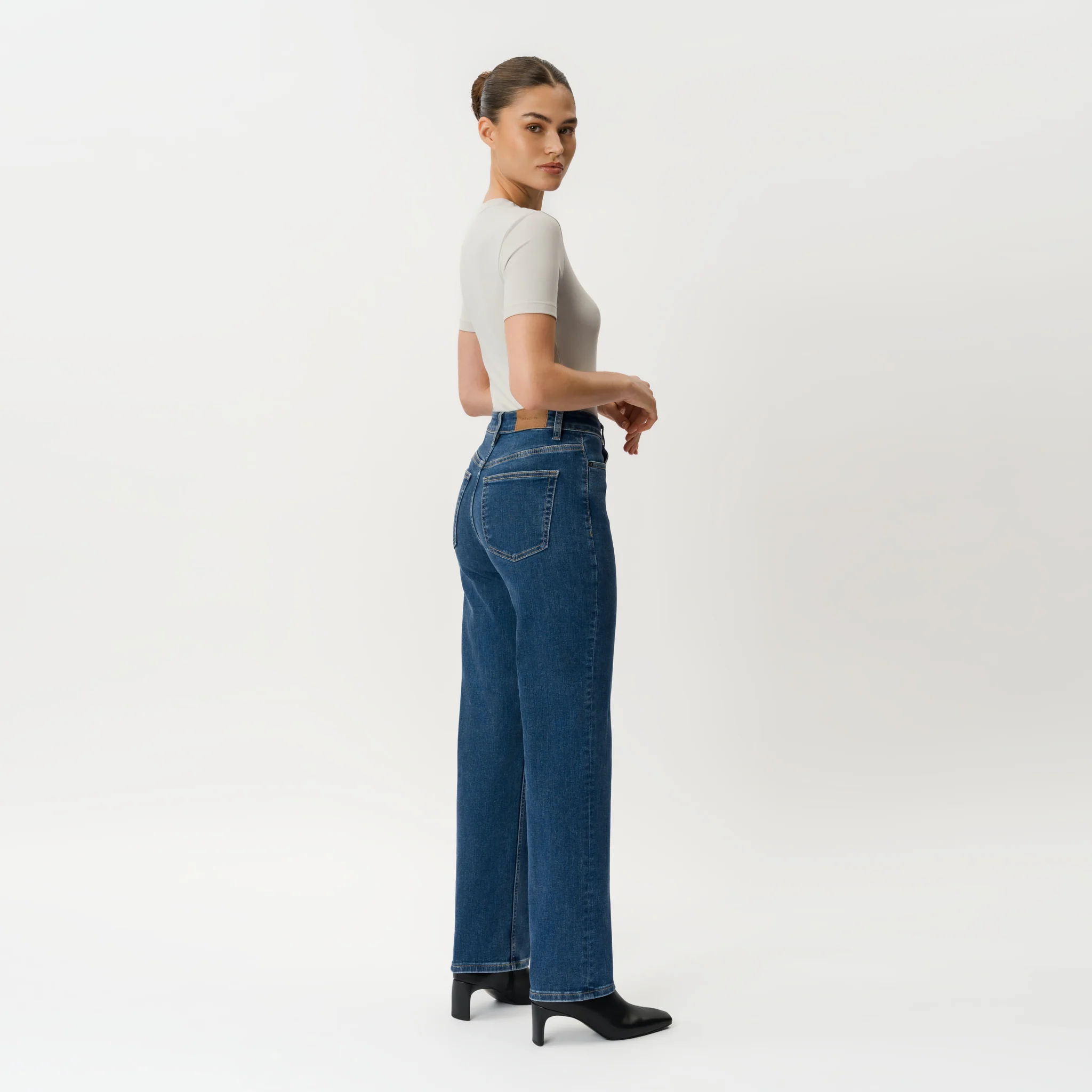 Classic Straight ComfortDenimâ„¢ Jeans - Image 9