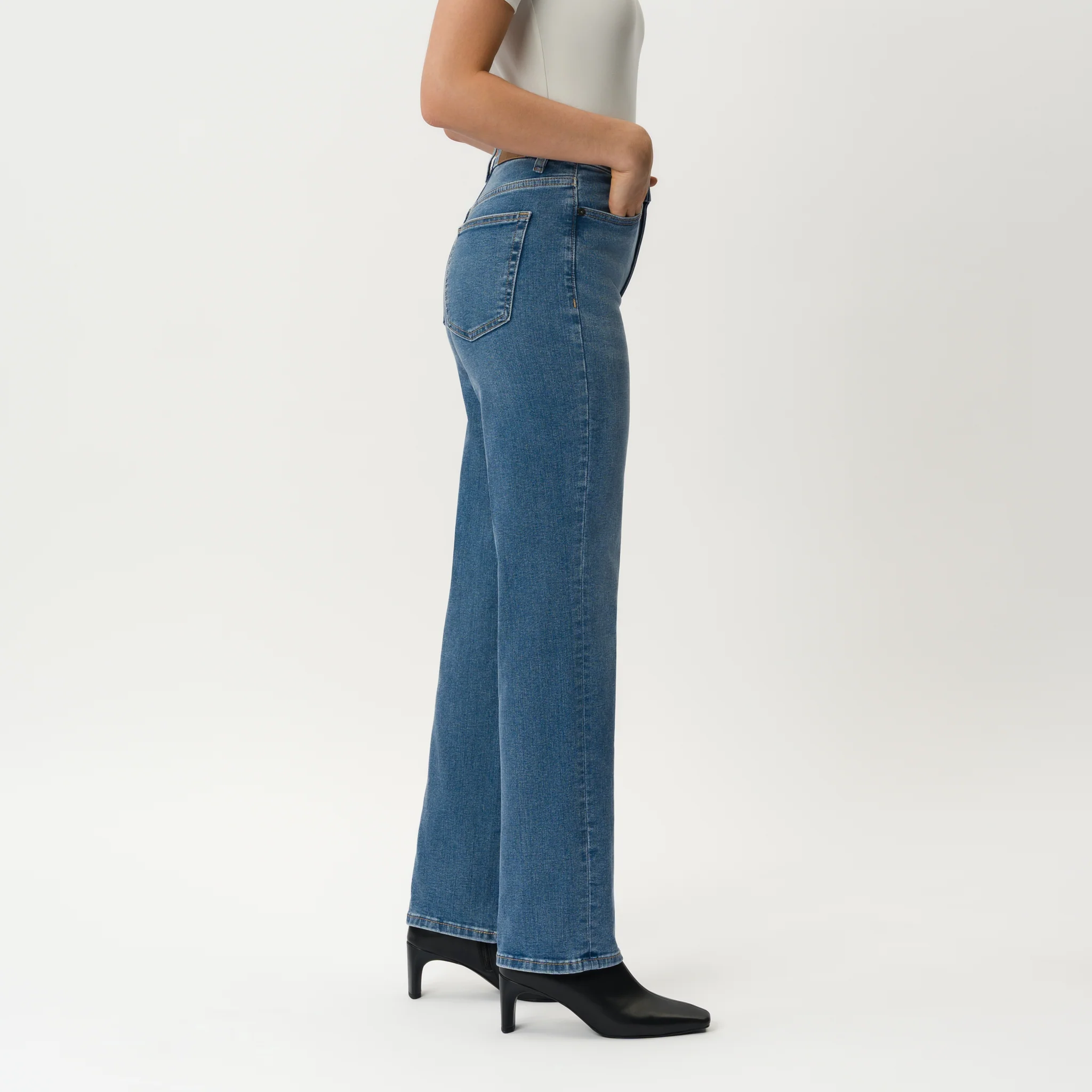 Classic Straight ComfortDenimâ„¢ Jeans - Image 5