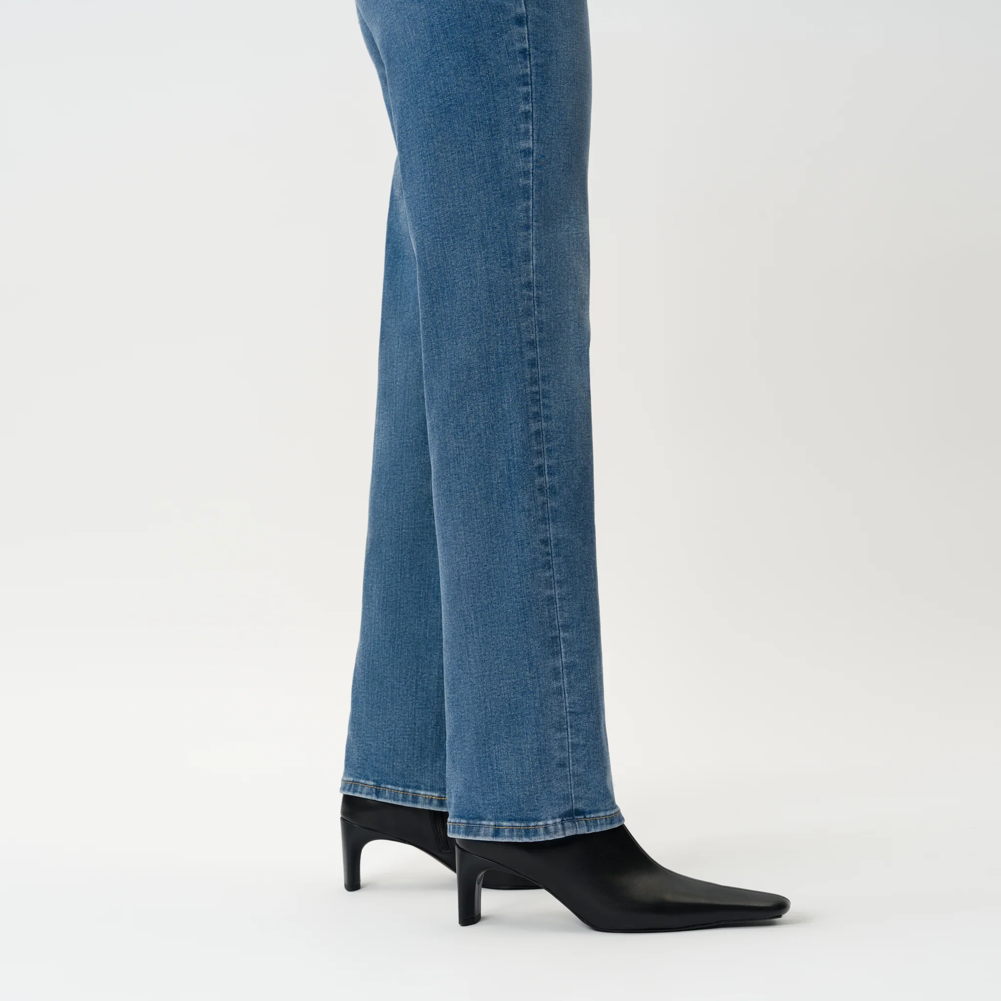 Classic Straight ComfortDenimâ„¢ Jeans - Image 7