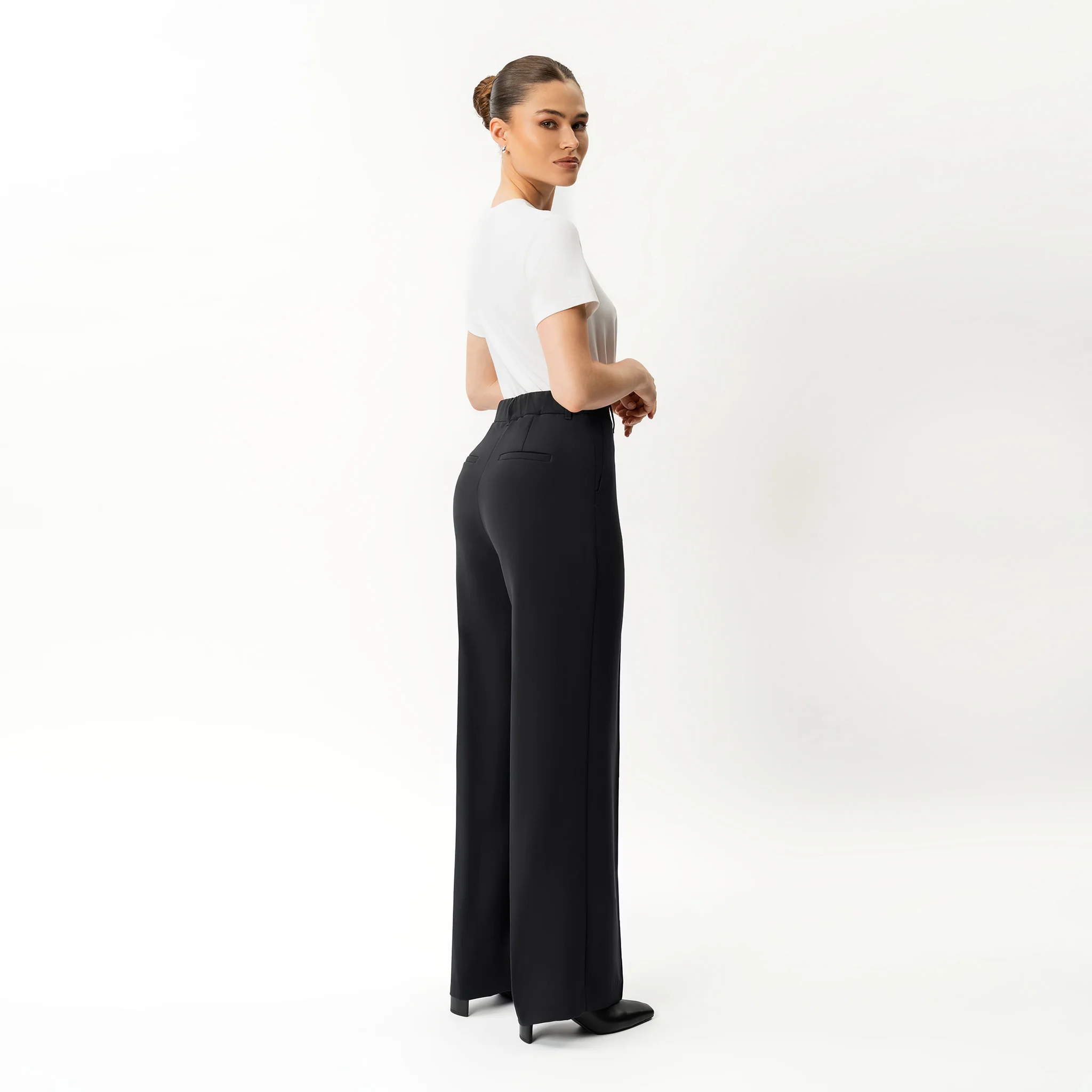 Crepe Relaxed Trouser - Image 4