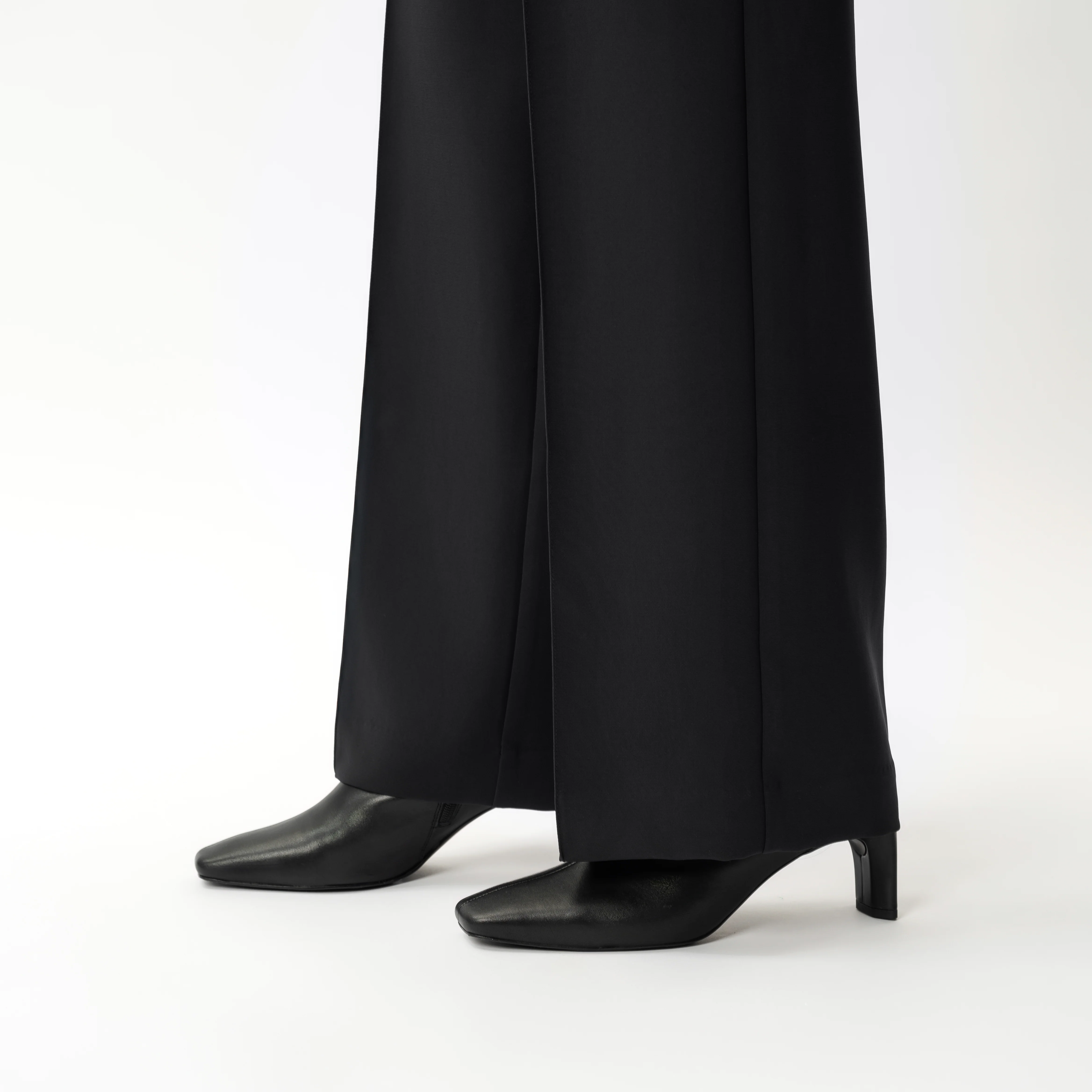 Crepe Relaxed Trouser - Image 6