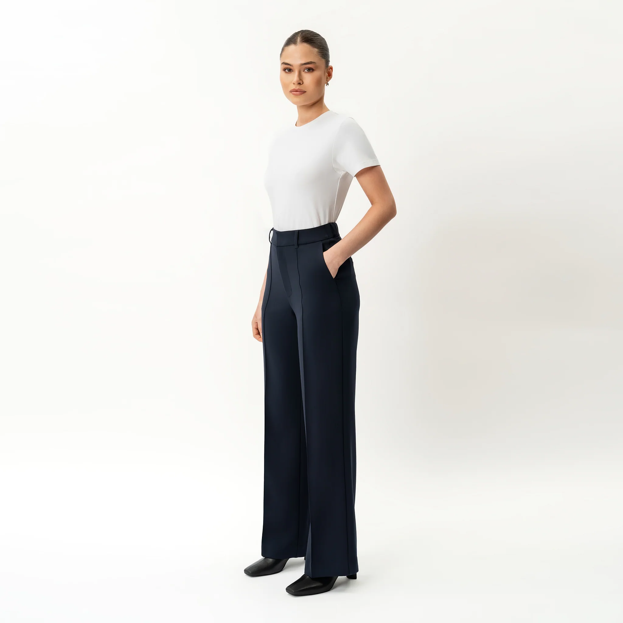 Crepe Relaxed Trouser - Image 5