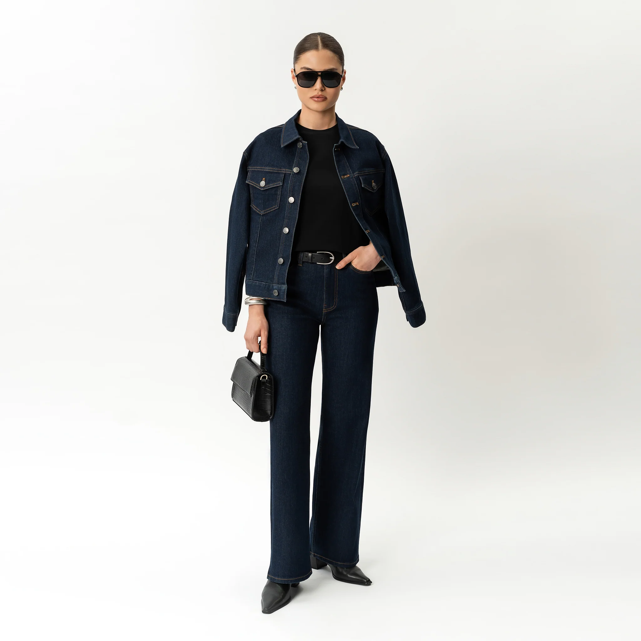 Relaxed ComfortDenim™ Jeans - Image 5