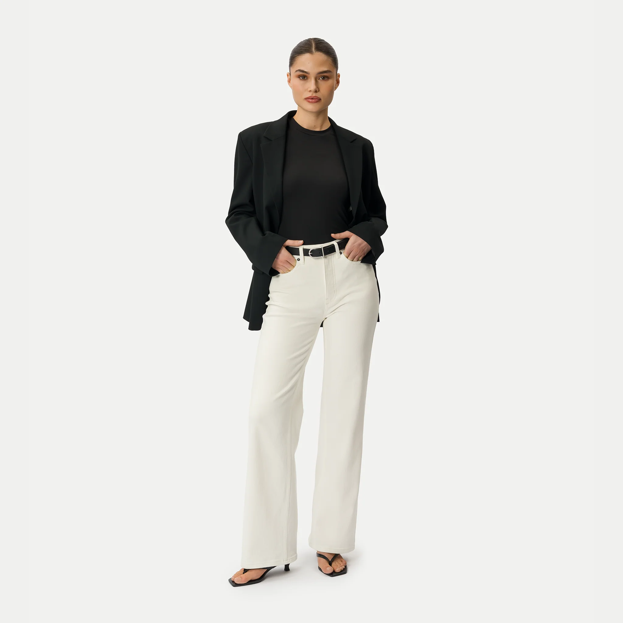 Relaxed ComfortDenimâ„¢ Jeans - Image 3