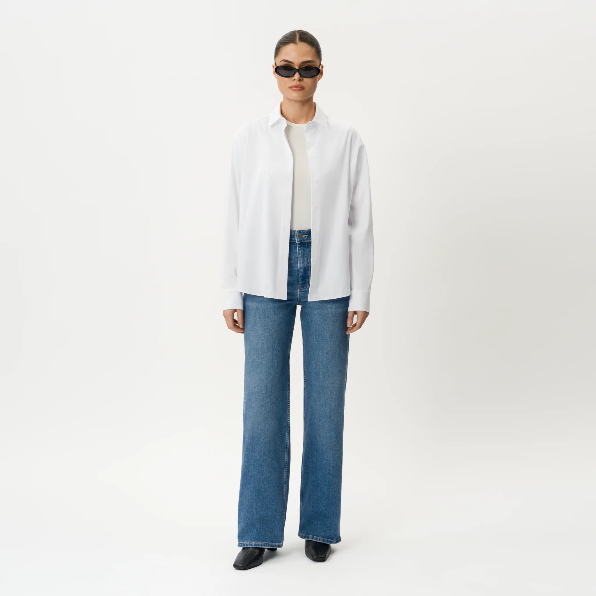 Relaxed ComfortDenimâ„¢ Jeans - Image 8