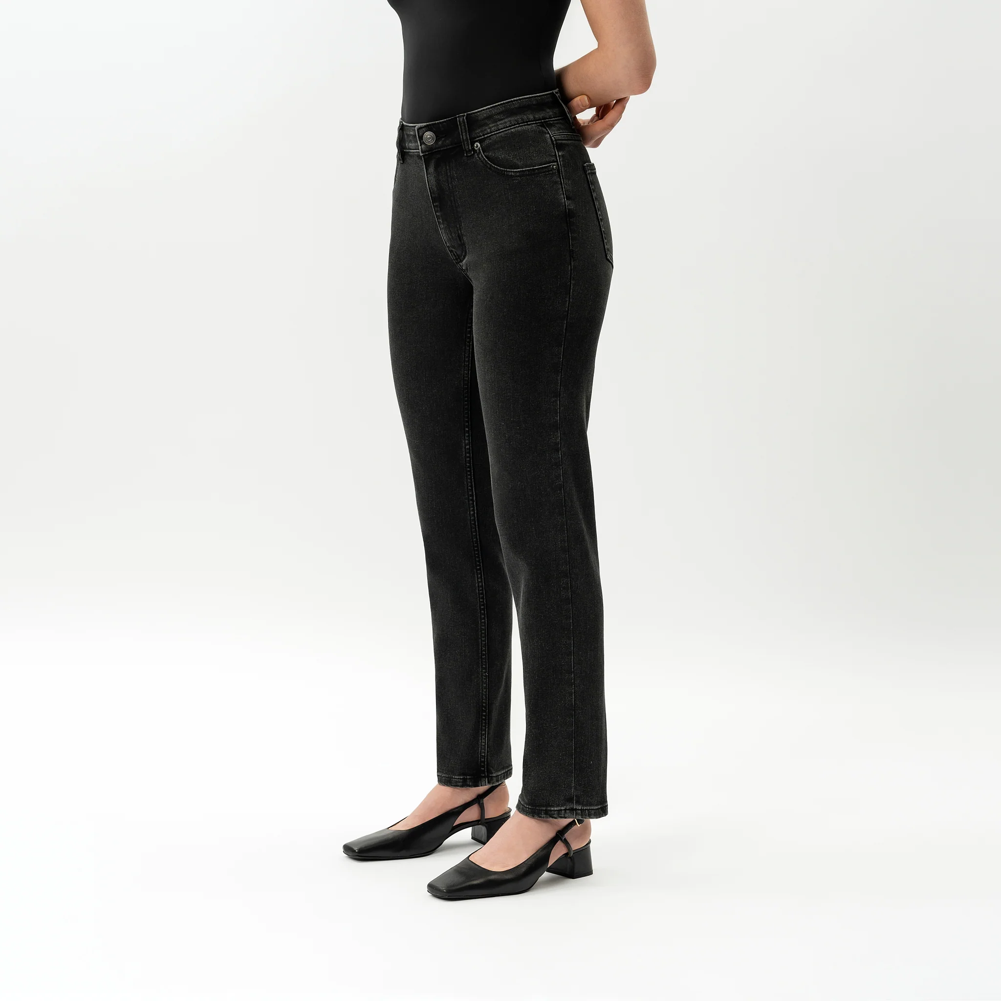 Slim ComfortDenimâ„¢ Jeans - Image 4