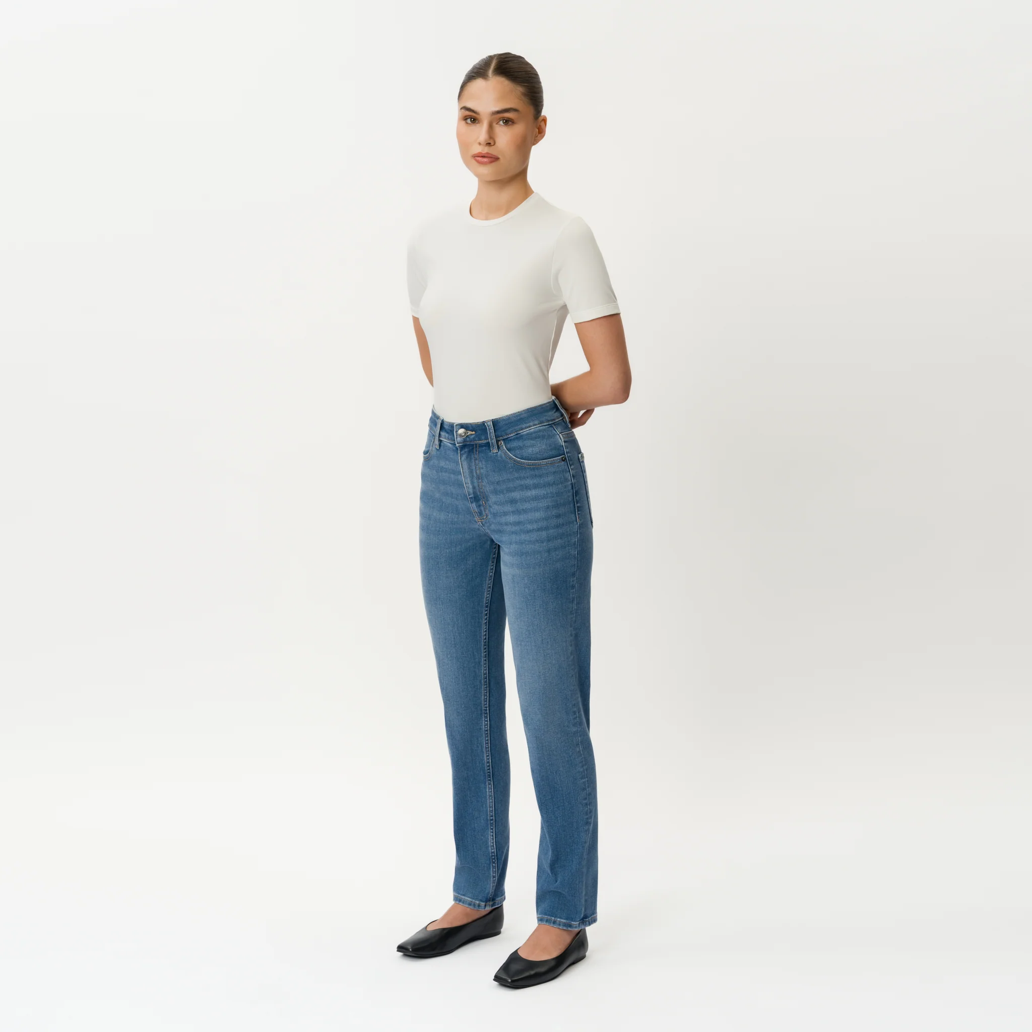 Slim ComfortDenimâ„¢ Jeans - Image 7