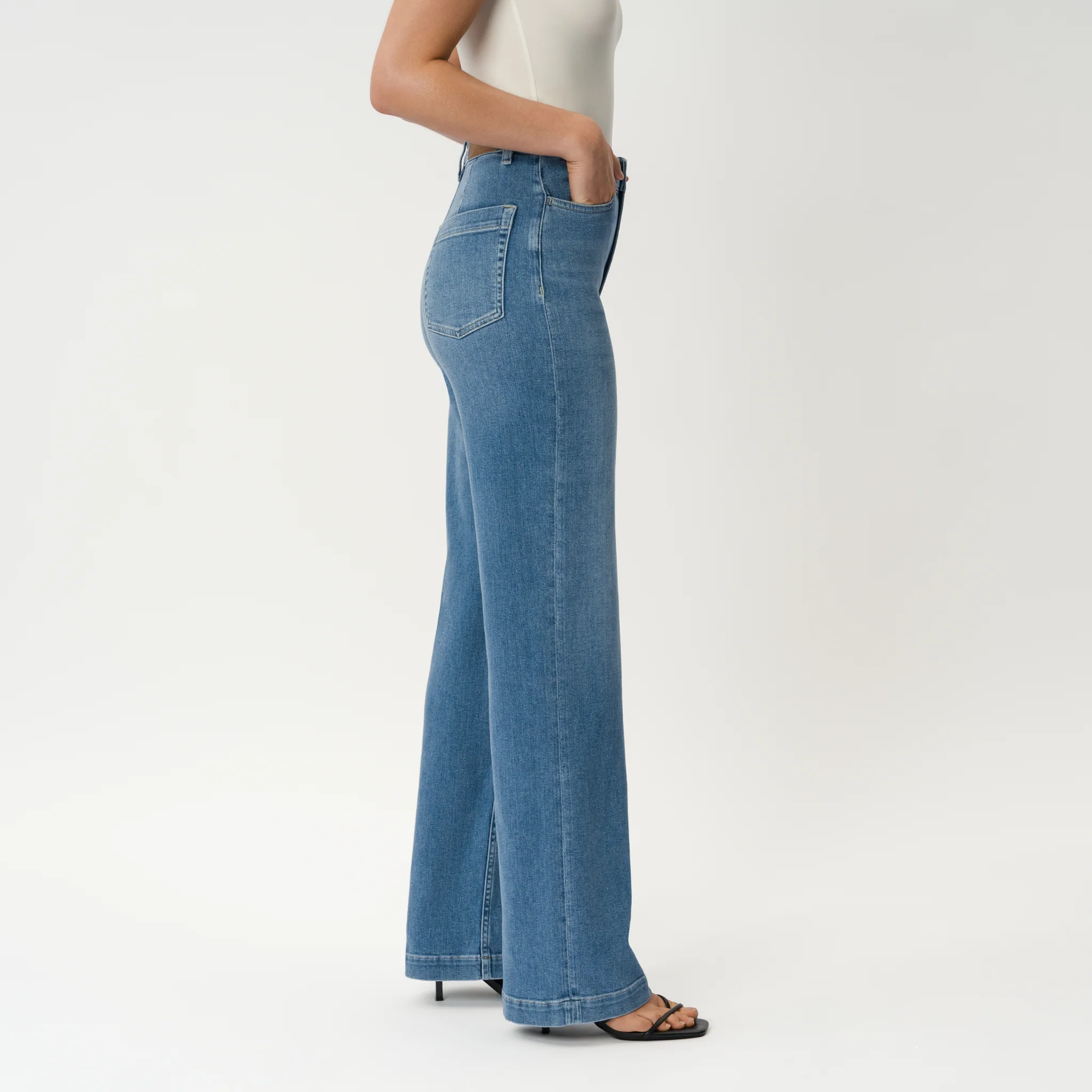 Summer ComfortDenimâ„¢ Jeans - Image 4