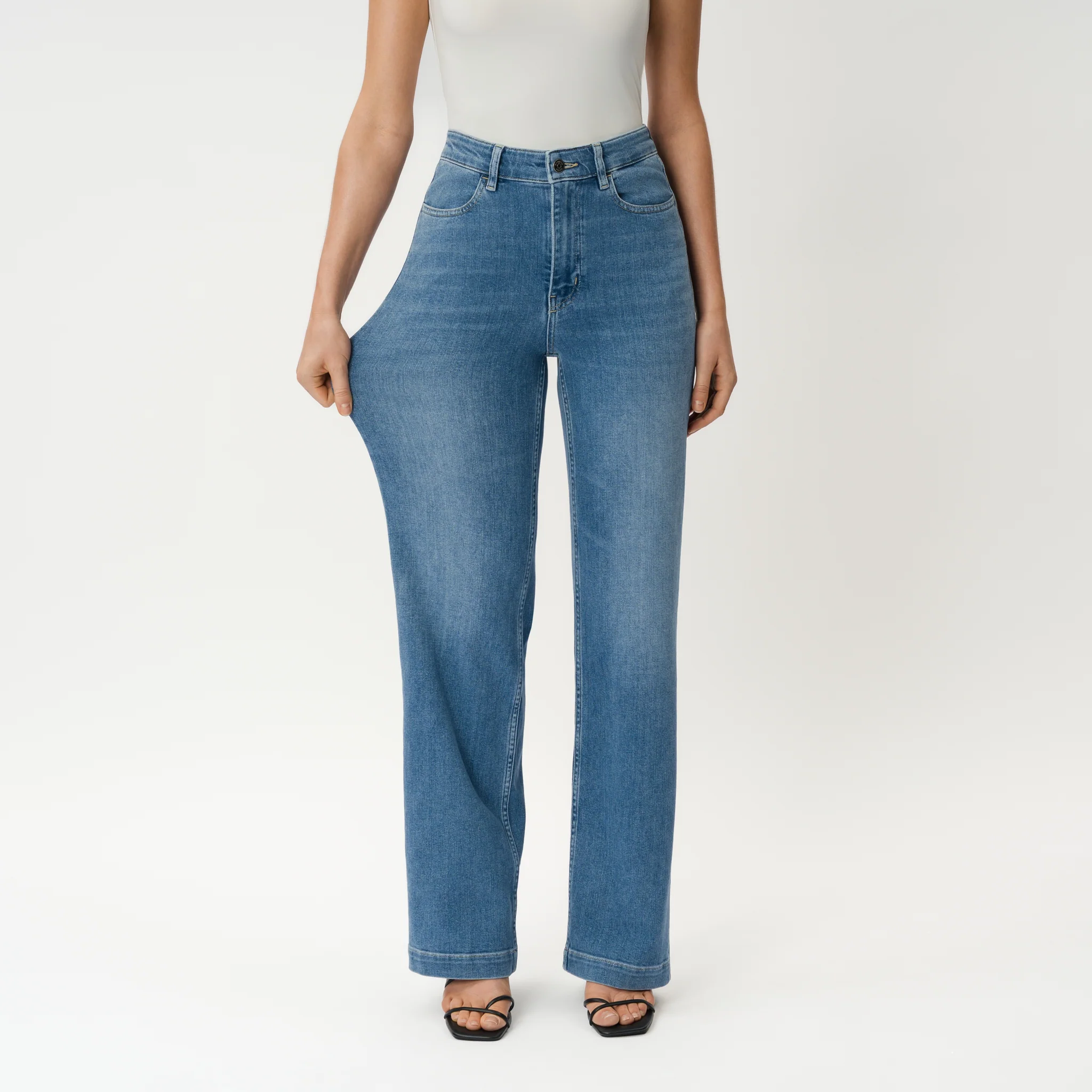 Summer ComfortDenimâ„¢ Jeans - Image 5