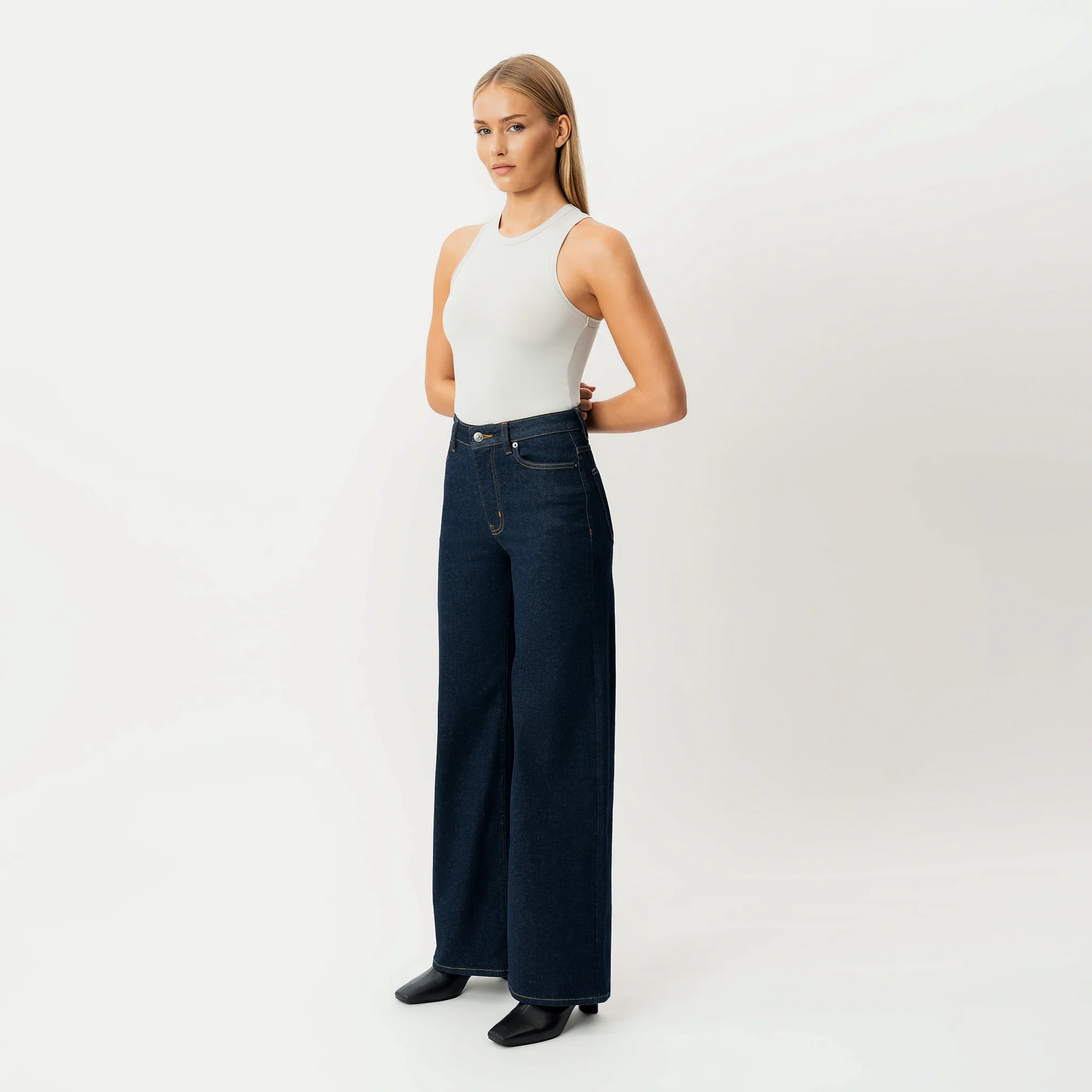 Wide ComfortDenimâ„¢ Jeans - Image 7