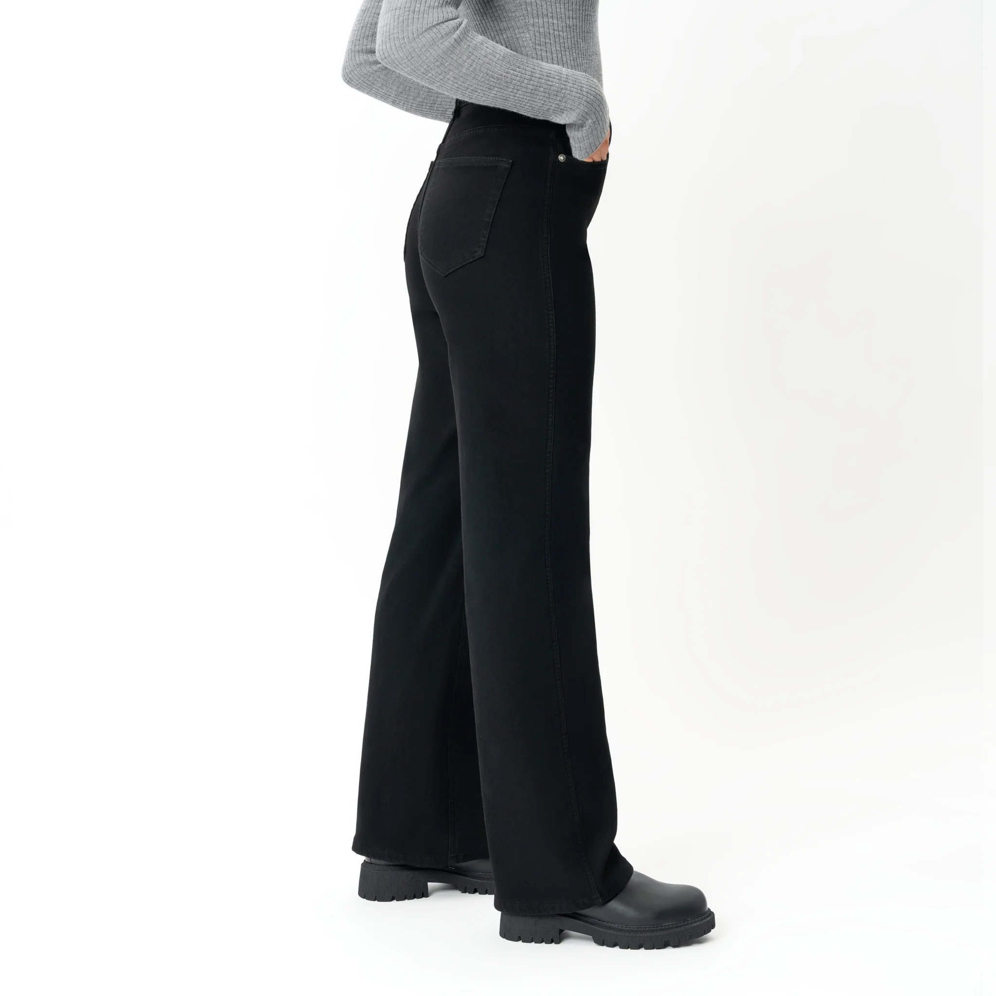 Winter FleeceDenimâ„¢ Relaxed Jeans - Image 9